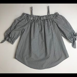 IZ Byer black and white off the shoulder blouse